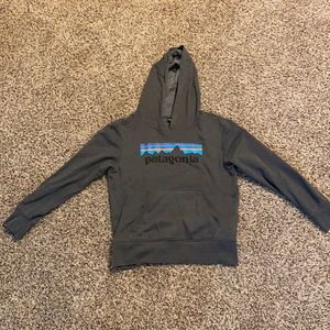 Gray vineyard vines hoodie
